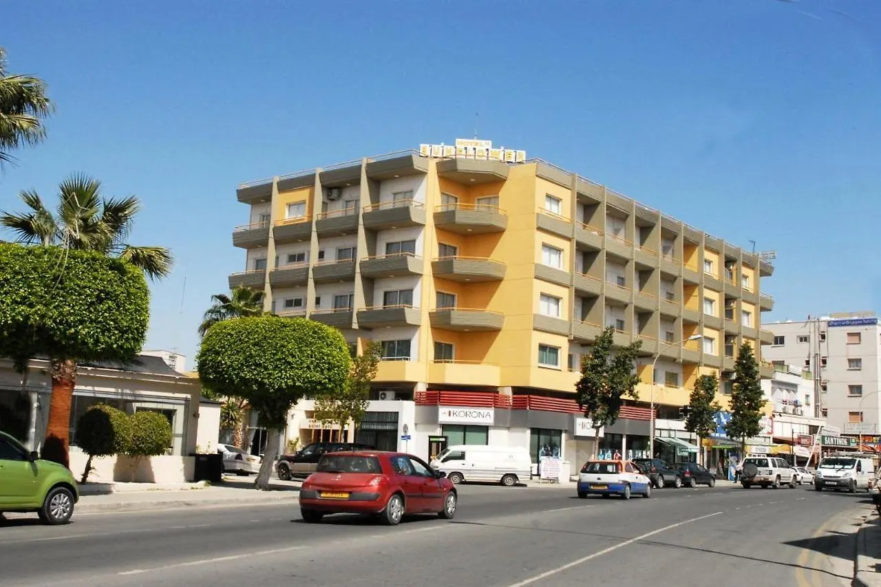 Sunflower Hotel Apartments ラルナカ 3*,