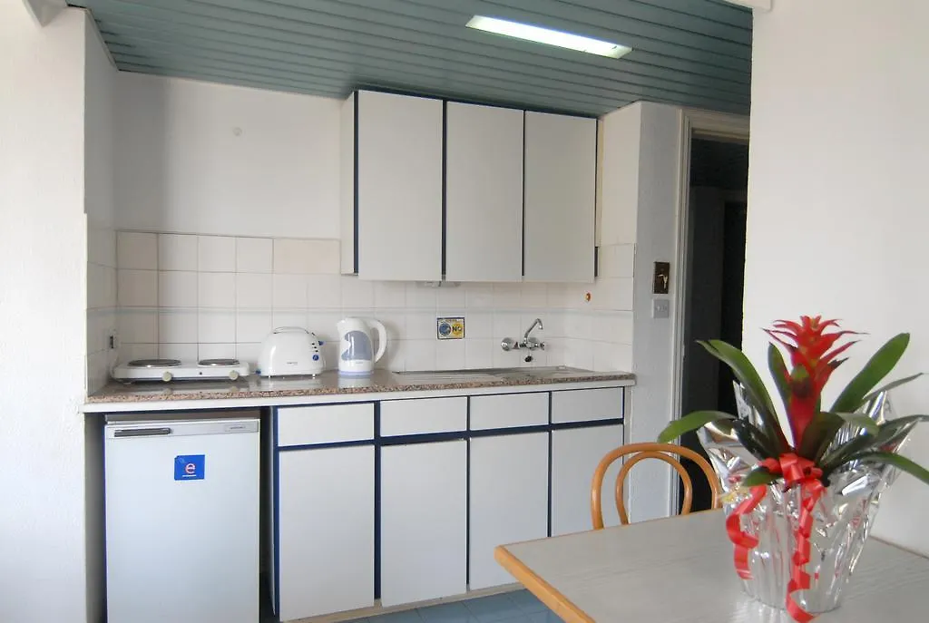 Sunflower Hotel Apartments ラルナカ キプロス