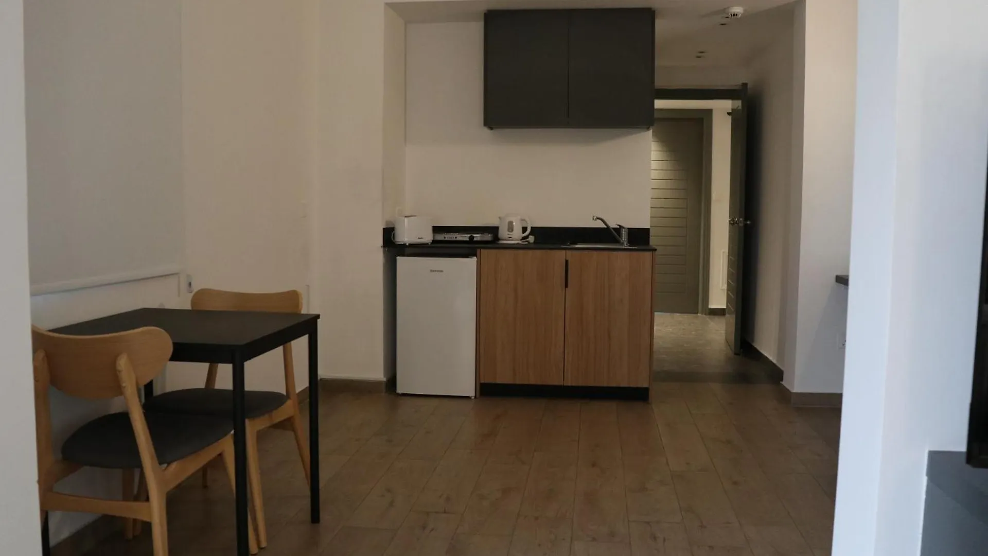 アパートホテル Sunflower Hotel Apartments ラルナカ