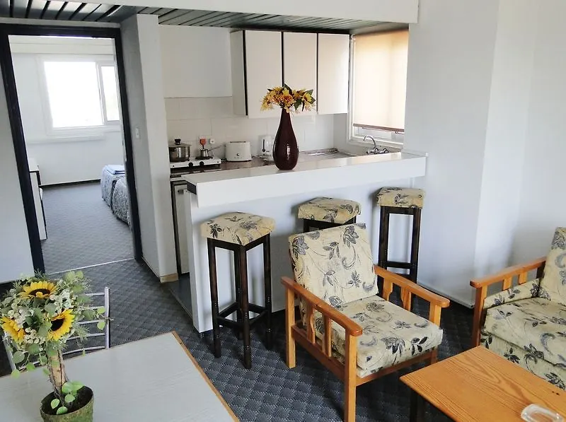 Sunflower Hotel Apartments ラルナカ
