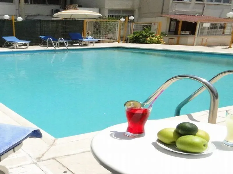Sunflower Hotel Apartments ラルナカ アパートホテル